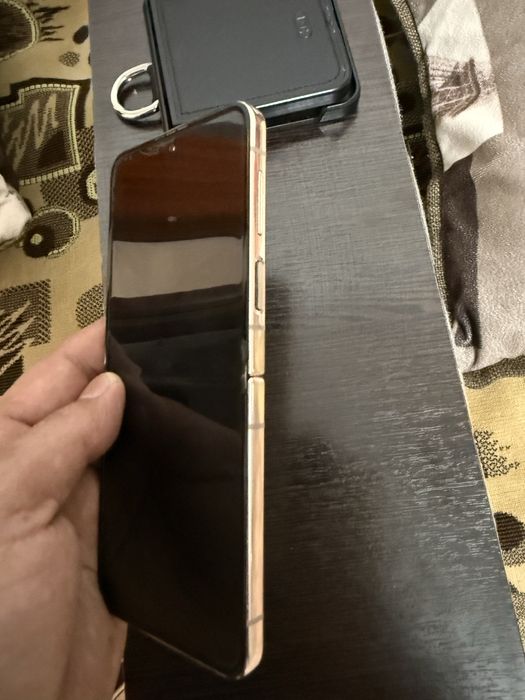 Samsung Flip 4  (Флип4)