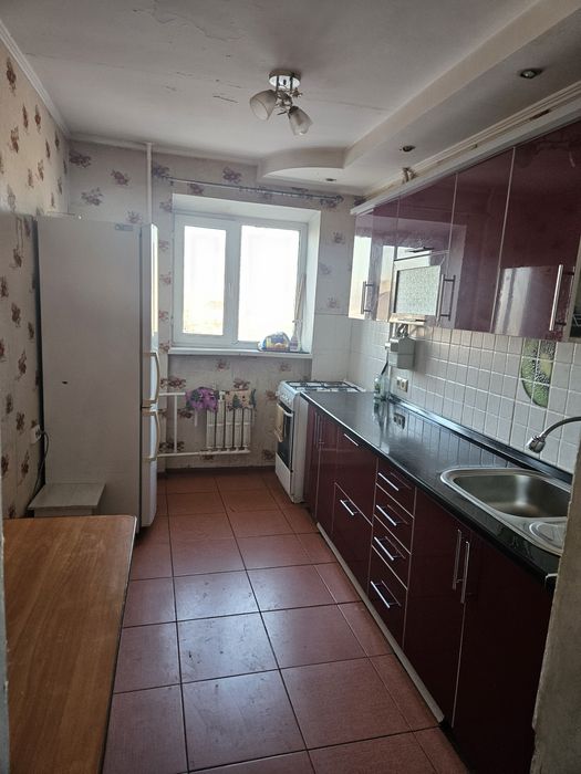 Срочно 4 бөлмелі пәтер сатылады