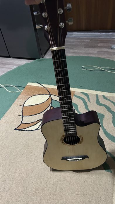 Продам гитару акустическая