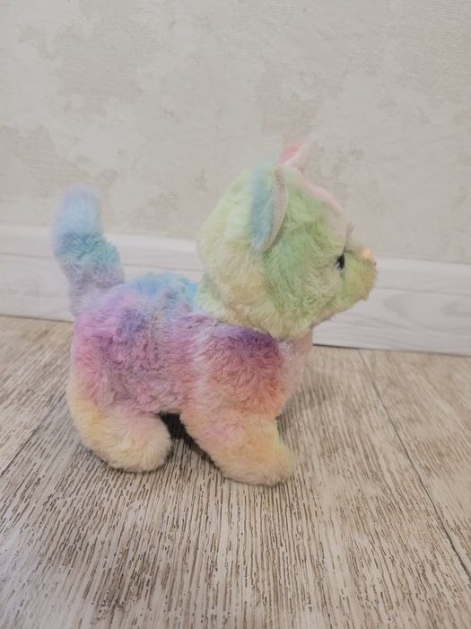 Игрушка кошка на батарейках