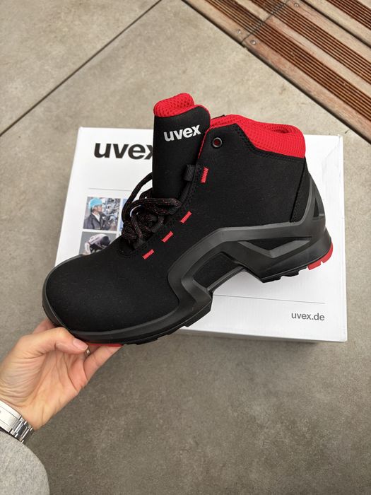 Работни обувки UVEX 43 номер