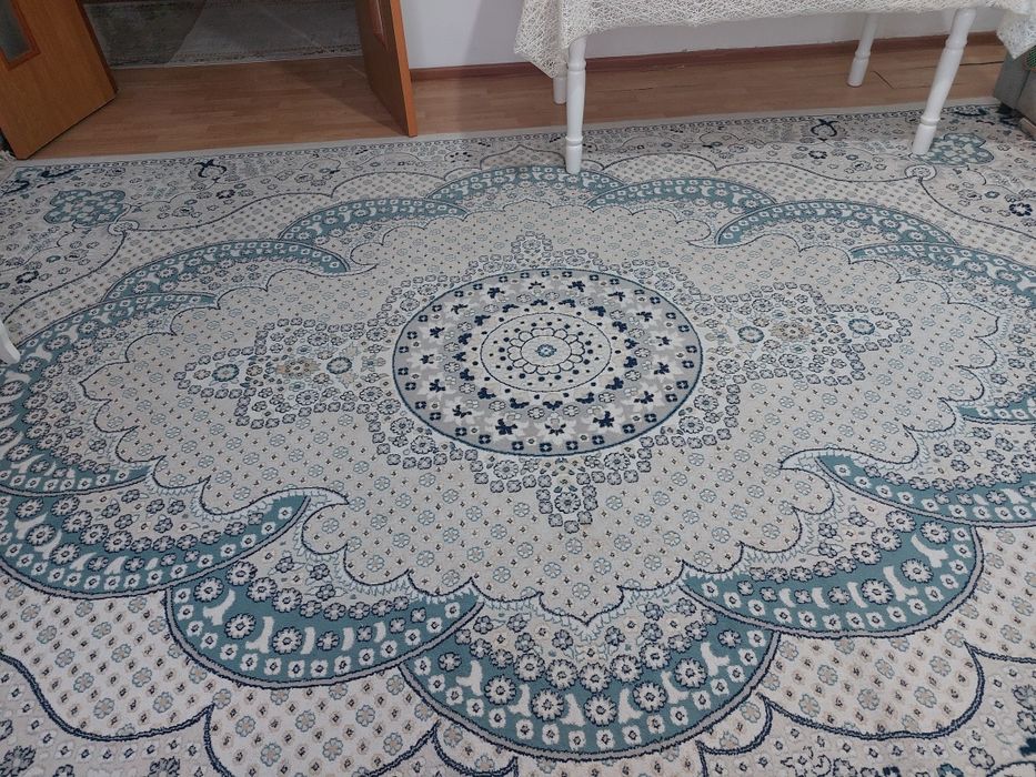 Ковёр чистый! Стоимость 10.000