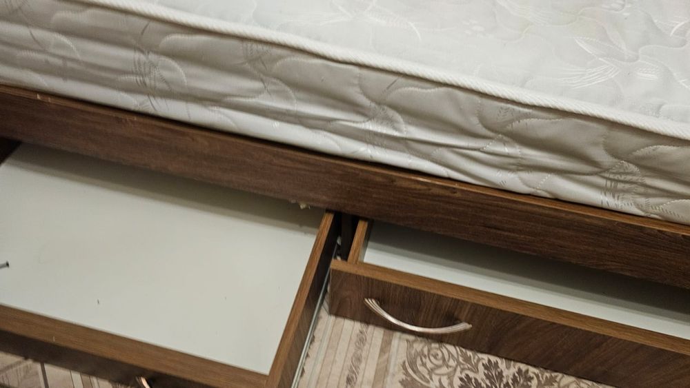 Продам кровать б/у