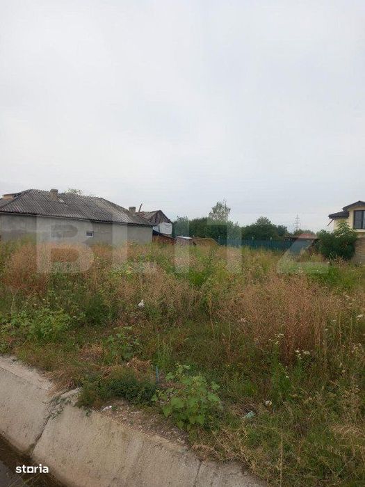 Teren intravilan 670mp, Priseaca