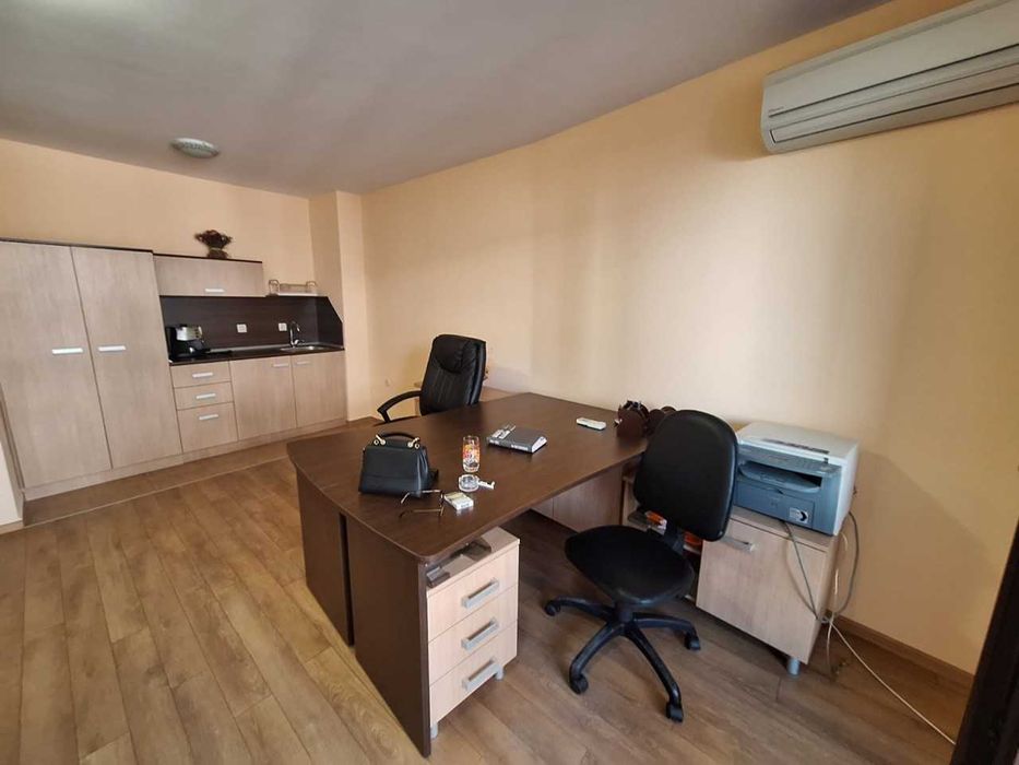 Продава се Едностаен апартамент в Пловдив, Център - 48 кв.м за 1365 €/кв.м - Снимка #2