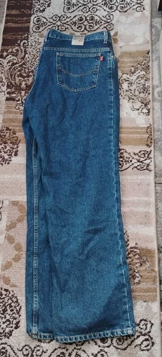 Vând blugi bărbați