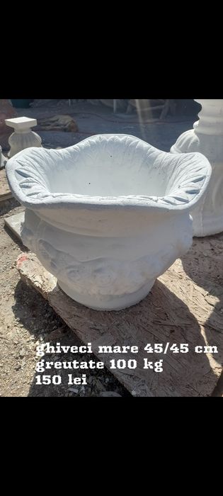 Ghivece de flori din beton