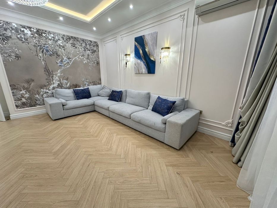 Диван 4 метровый,