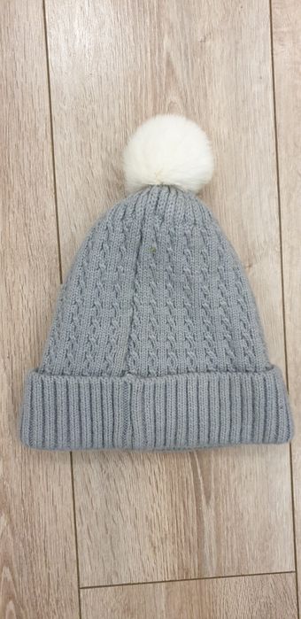 Caciula perle + mot blana naturală