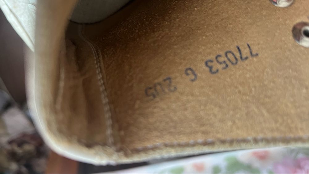 Продаю ботинки для коньков