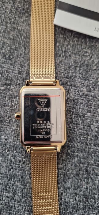 Часовник на guess