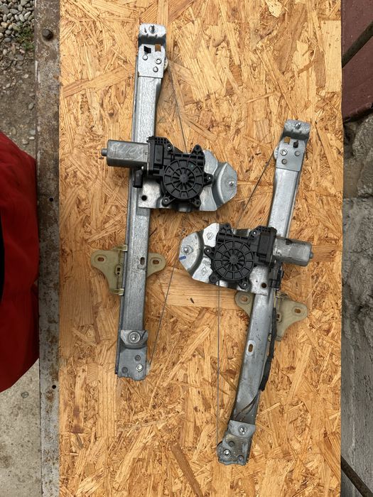 Macara electrica stanga / dreapta Renault Clio 4