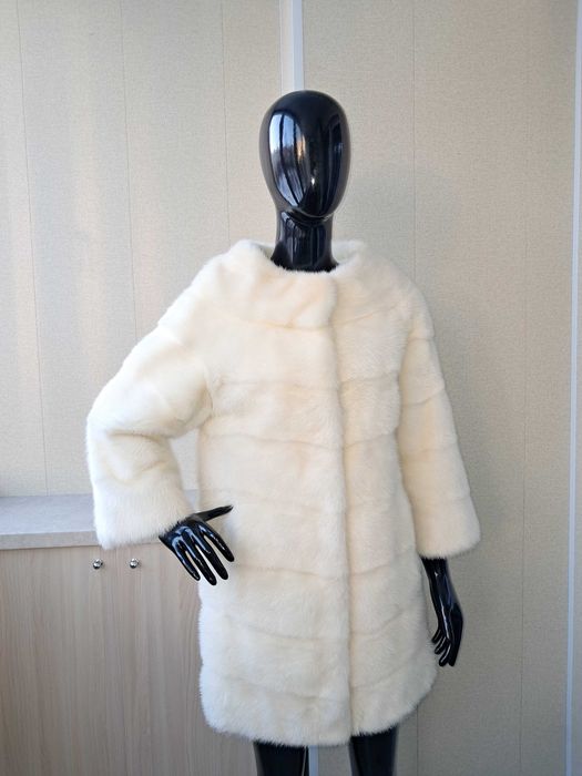 Haină de blană nurcă divină. Haina de vizon natural ivory