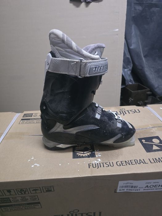 Schiuri și clăpari de vânzare