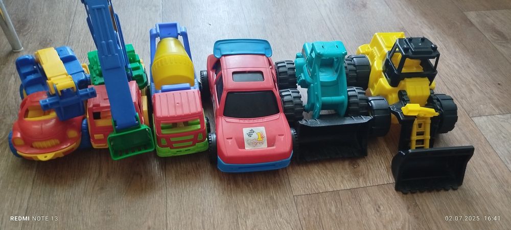 Продам   машинки