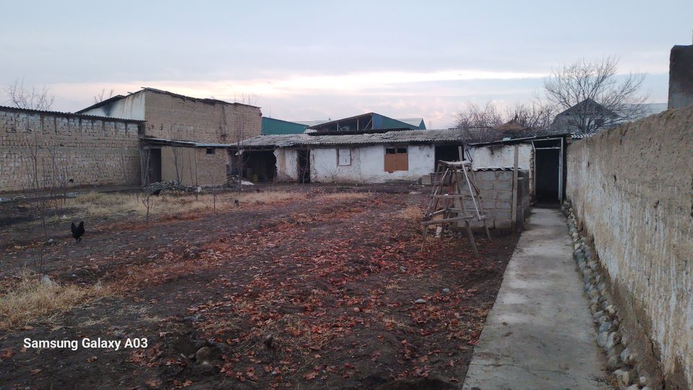 Mindonobod 6-7 sotix yer sotiladi