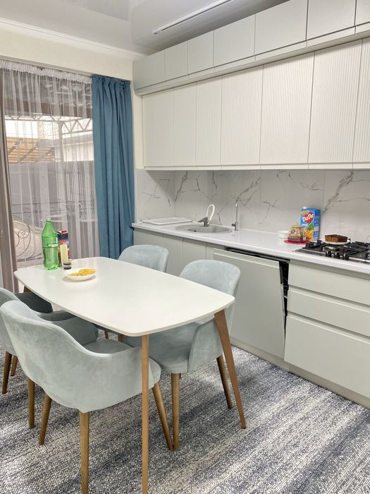 Продам стол со стульями