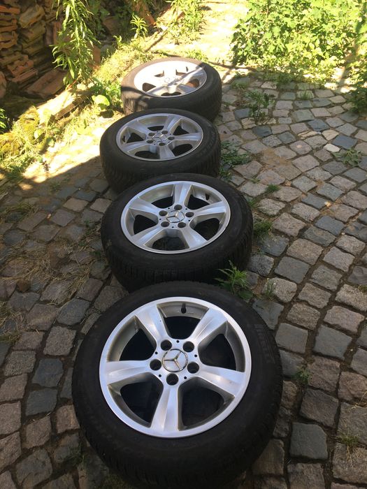 Алуминиеви немски джанти за Мерцедес с гуми Пирели