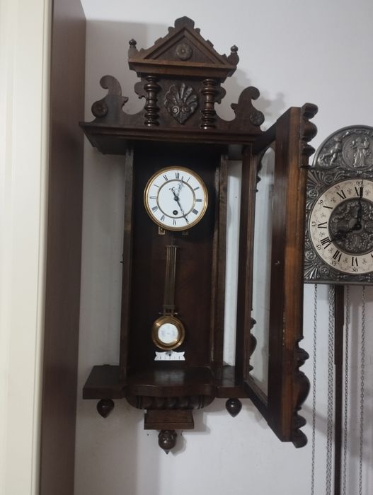 Ceas pendula de perete anii 1900-1910 cu pendul