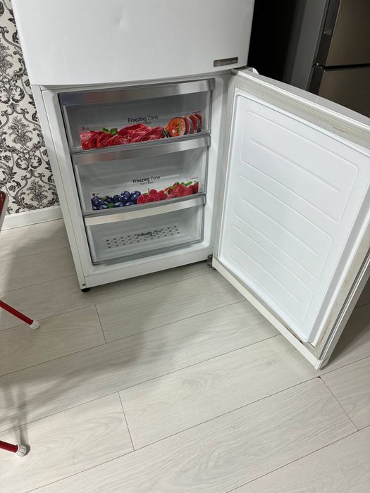 Холодильник  двух камерный LG