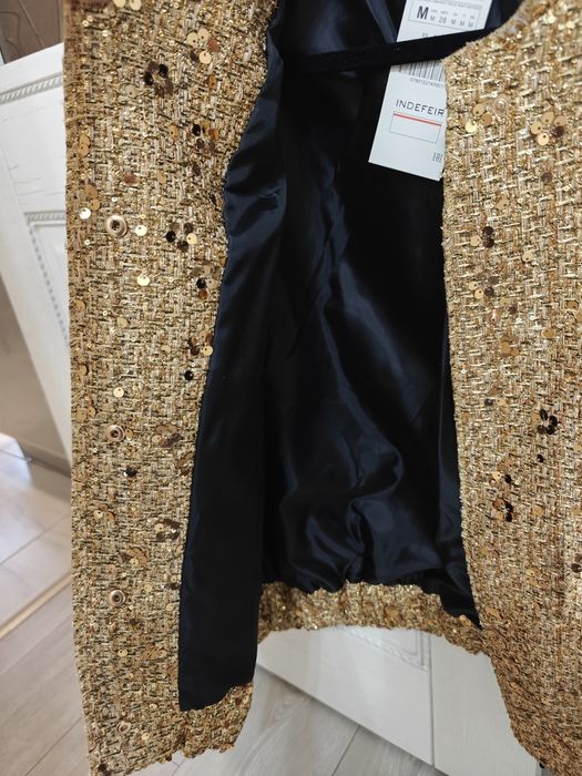 Бомбер нарядный новый