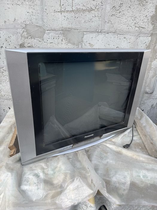 Продам телевизор panasonic