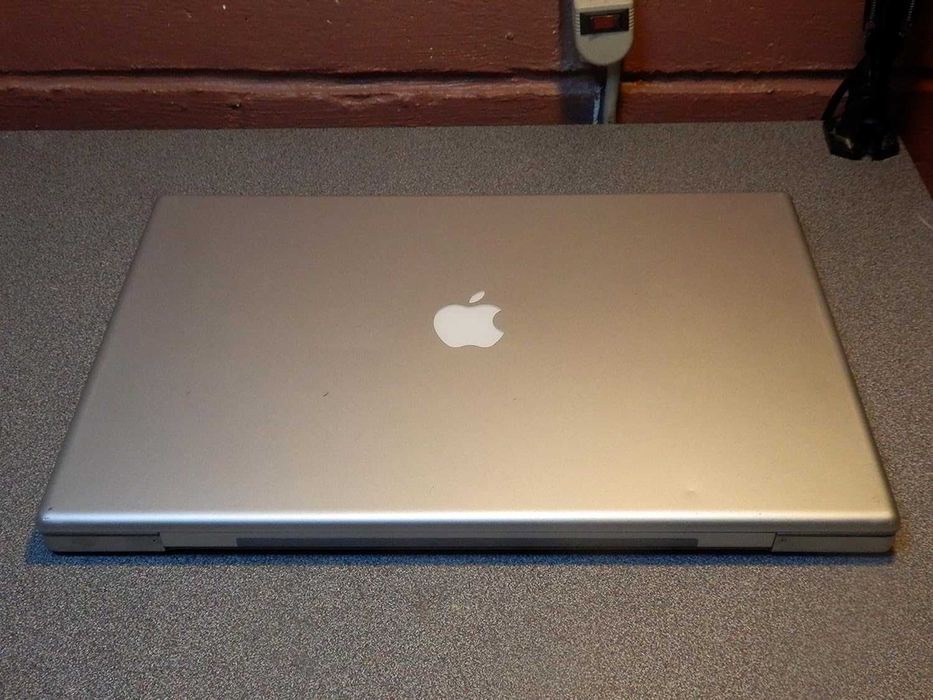 Laptop core2duo Apple Macbook Pro A1261 17 inch - functional