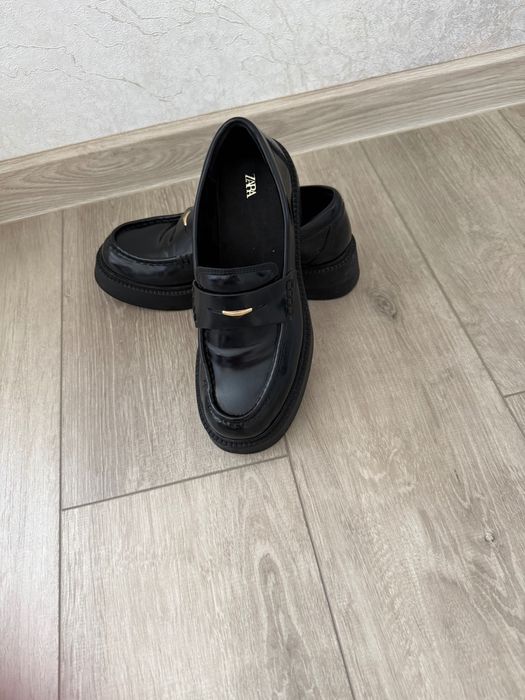 Дамски лоуфтъри ZARA