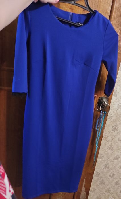 Продам два платья.