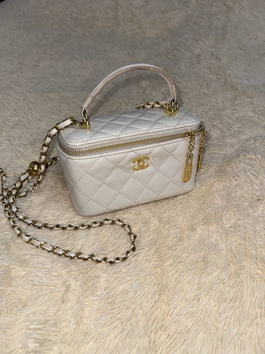 сумочка Chanel белая