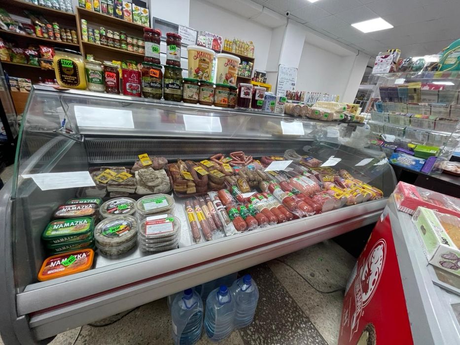 Продам холодильную ветрину