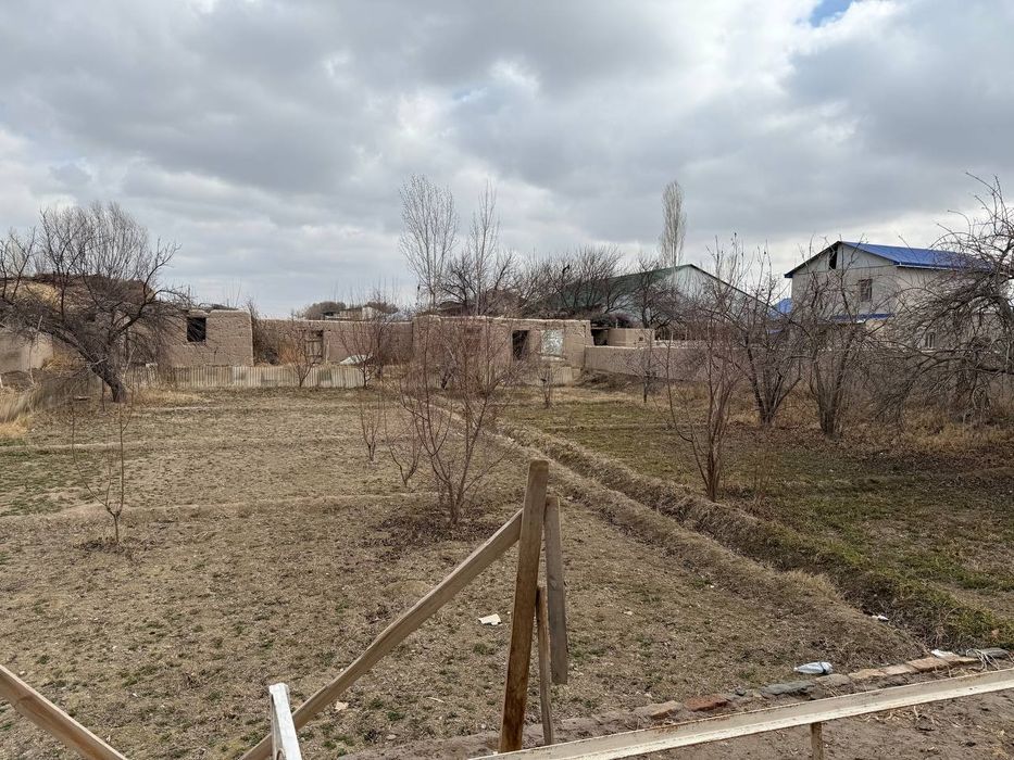 дом 5 комнатный с садом 13 сотик