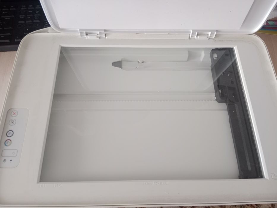 Принтер HP DeeskJet 2130