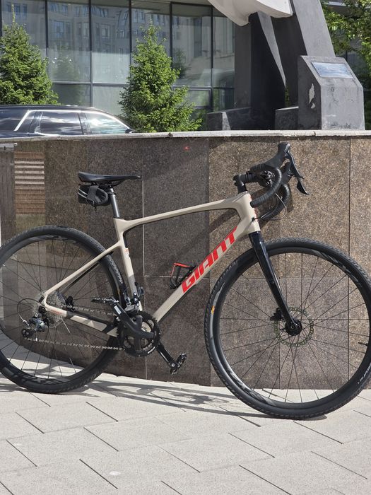 Велосипед карбоновый Giant Revolt Advanced 3
