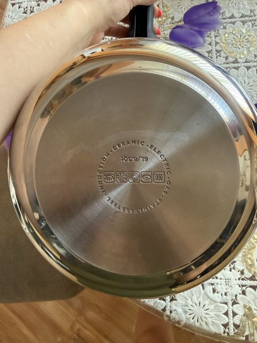 Тенджера под налягане tefal 6литра