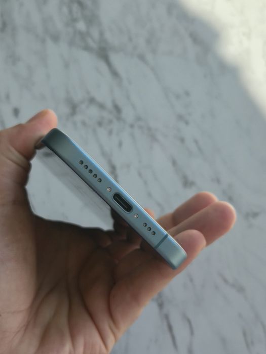 Vand iPhone 16 recarosare(piese)