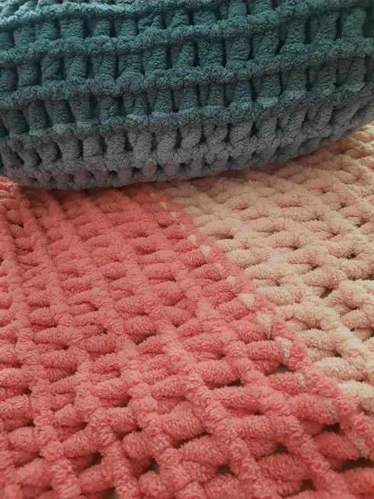 Продам пледы ручной вязки