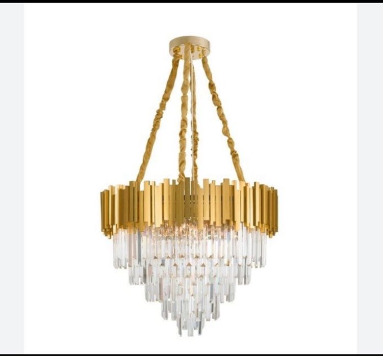 Vand candelambru auriu