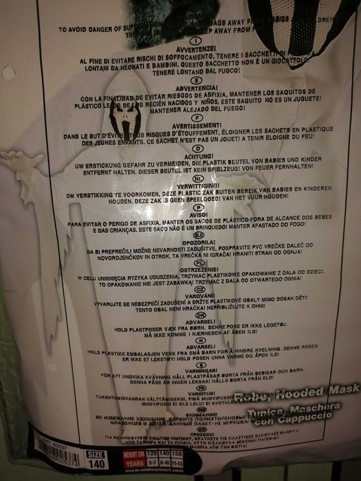 Costum halloween alb