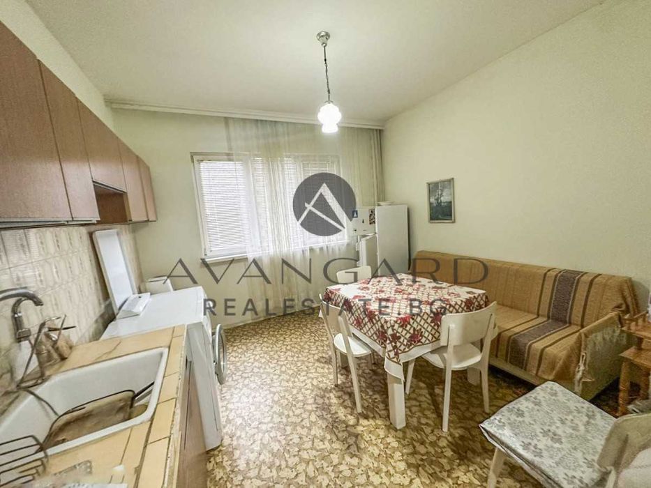 Продава се Тристаен апартамент в Пловдив, Кючук Париж - 86 кв.м за 830 €/кв.м - Снимка #1