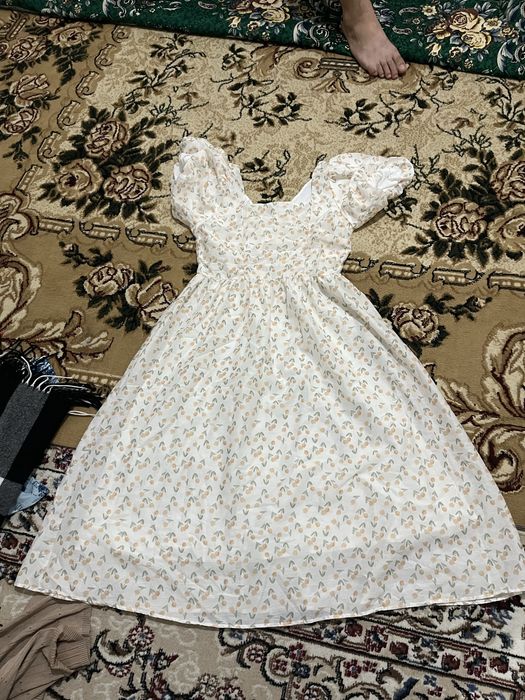 Көйлек сатылады.