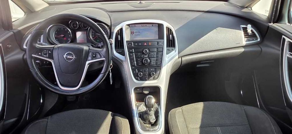 contact + cheie Opel Astra J an 2010