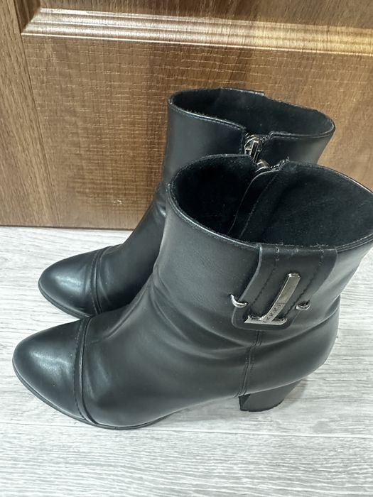 Демисезонные полусапожки