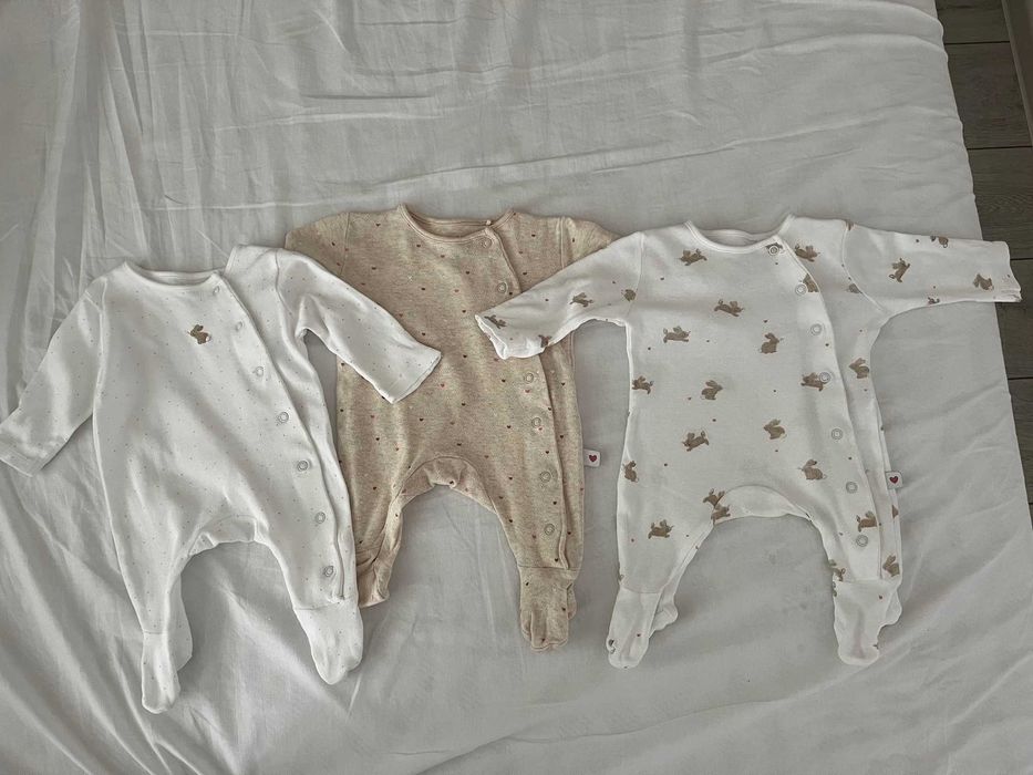 Set 3 pijamale/salopete cu piciorus si protectie manute 54 - 1 luna