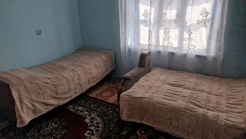 Piramidaga yaqin joyda DACHA