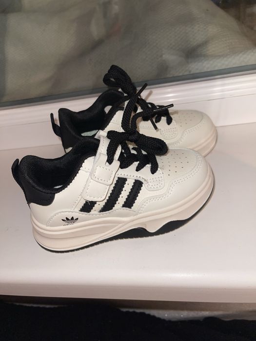 Детская обувь разная