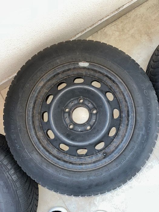 4бр. железни джанти 5x120 със зимни гуми Goodyear Ultragrip 195/65/R15
