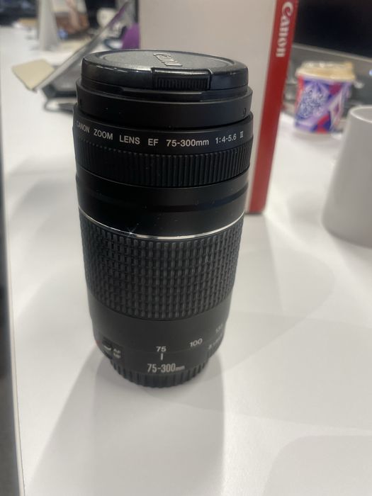 Объектив Canon EF-75-300mm