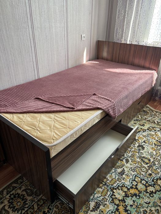Кровать односпальная