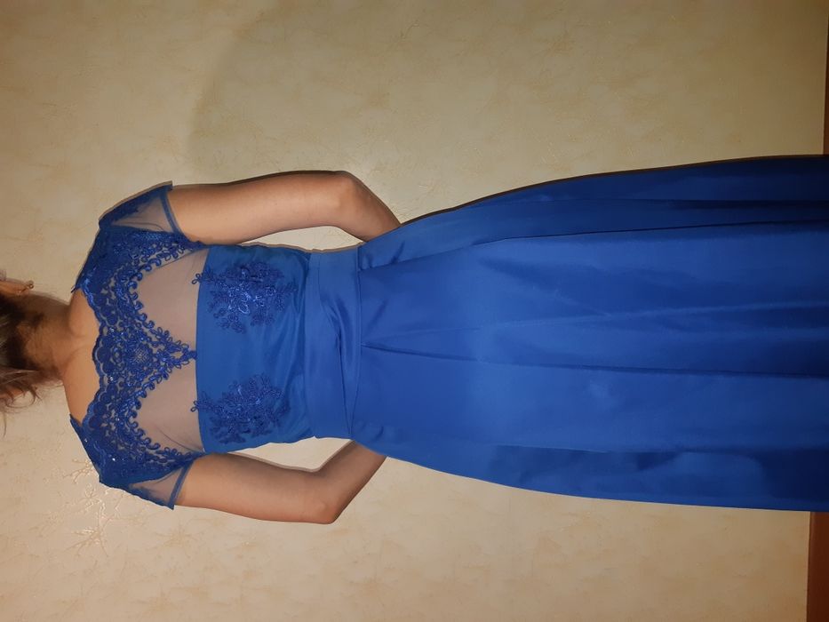 Продам вечерние платья (3 вида)